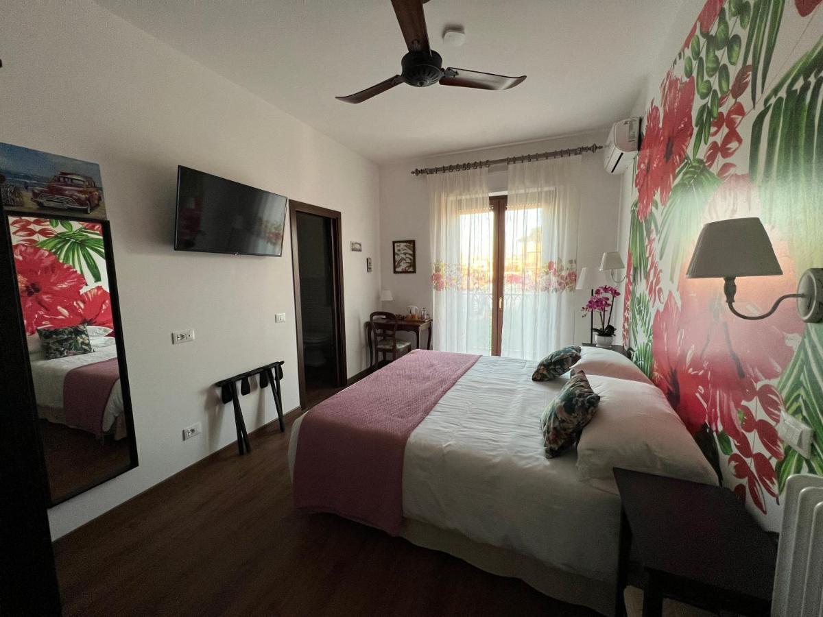 Guest House Le Vagabonde フィウミチーノ エクステリア 写真